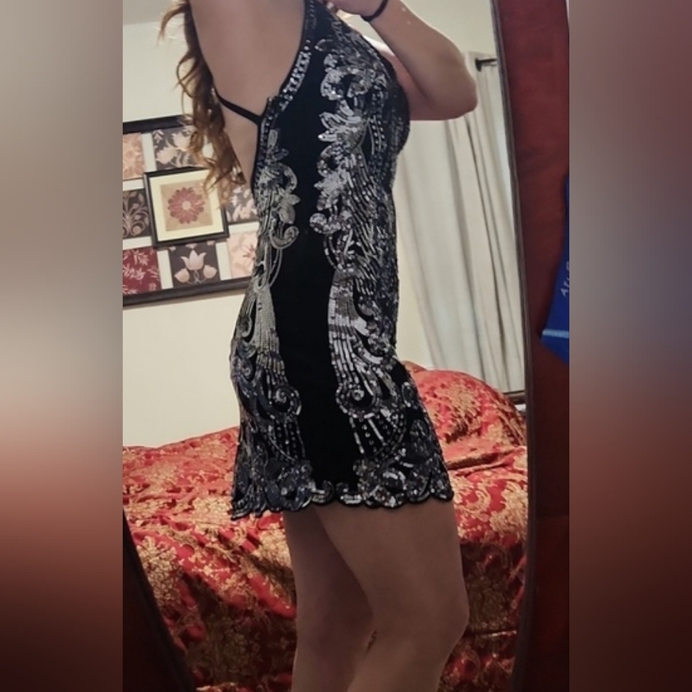 ❤️ NWT! EXPRESS VELVET SEQUIN STRAPPY MINI BODYCON DRESS, SMALL - Picture 3 of 16